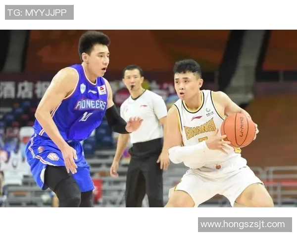 南京篮球队灵活战术解析与团队协作提升探讨