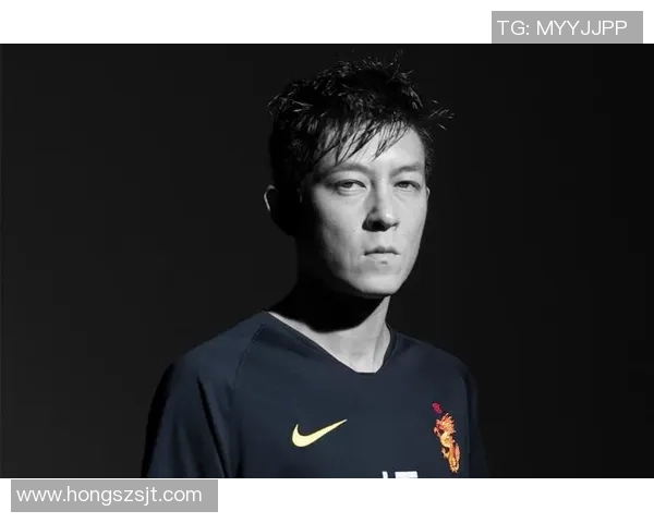 陈冠希风格的足球明星如何在场上展现个人魅力与时尚态度 陈冠希风格的足球明星如何在场上展现个人魅力与时尚态度